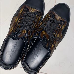 LV Louis Vuitton Sneakers